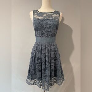 BB Dakota Blue Sleeveless A-Line Lace Overlay Midi Dress Belted Waist Size 2